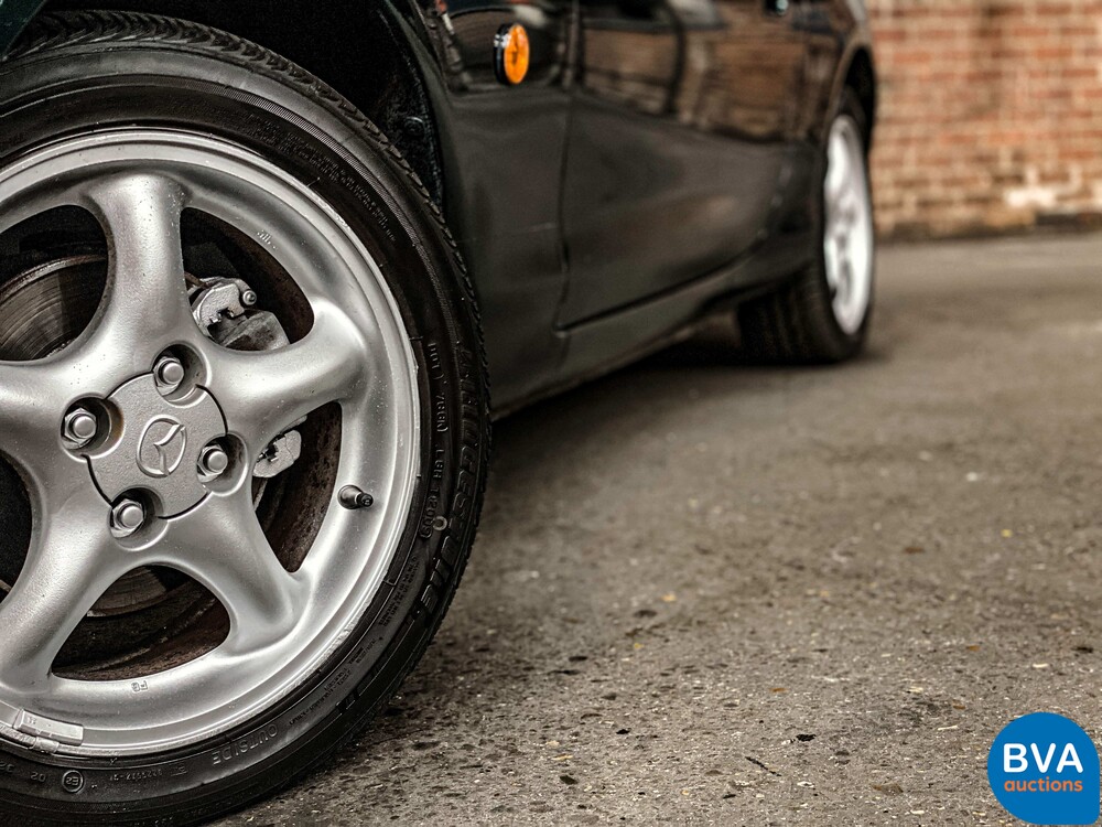 Mazda MX-5 Convertible 1.6 110hp 2000.