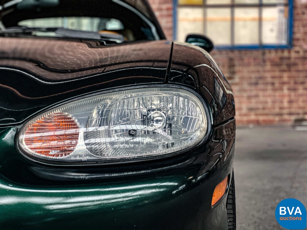 Mazda MX-5 Convertible 1.6 110hp 2000.