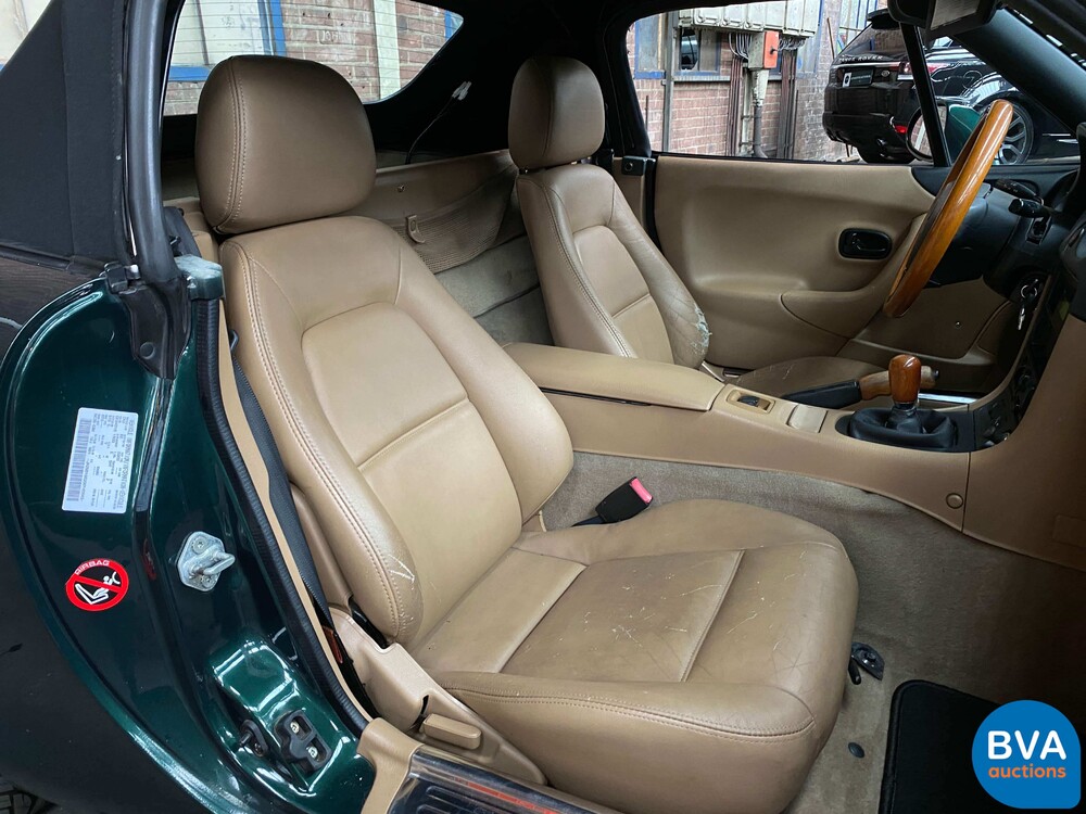 Mazda MX-5 Convertible 1.6 110hp 2000.