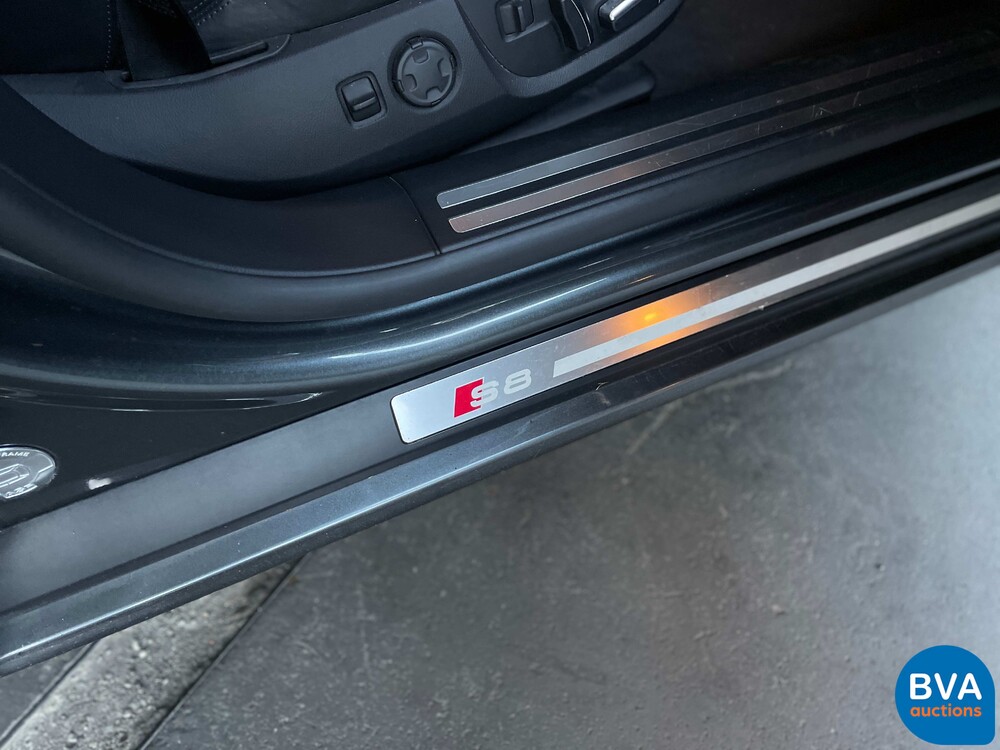 Audi S8 Pro Line 5.2 V10 Quattro 450pk 2006 -Original NL-, 84-TK-BG.