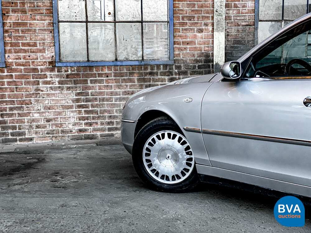 Lancia-These 3.2-24V V6 Emblema 230pk 2005 -Original NL, 22-RF-GB.