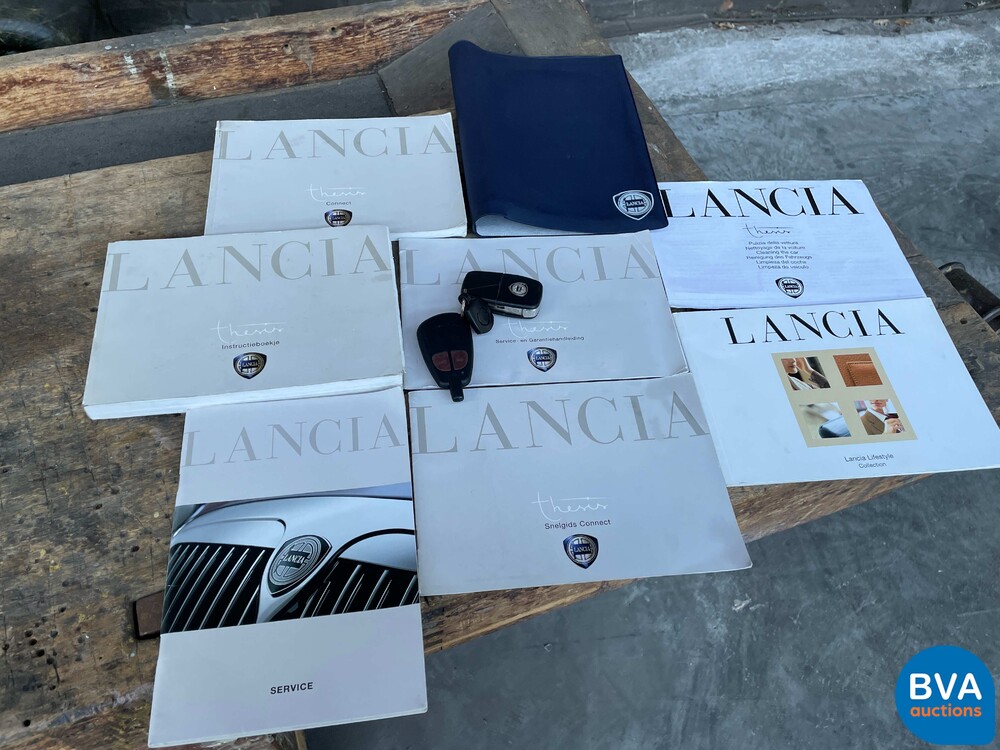 Lancia-These 3.2-24V V6 Emblema 230pk 2005 -Original NL, 22-RF-GB.