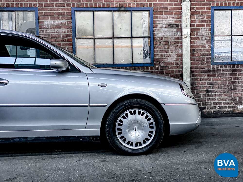 Lancia-These 3.2-24V V6 Emblema 230pk 2005 -Original NL, 22-RF-GB.