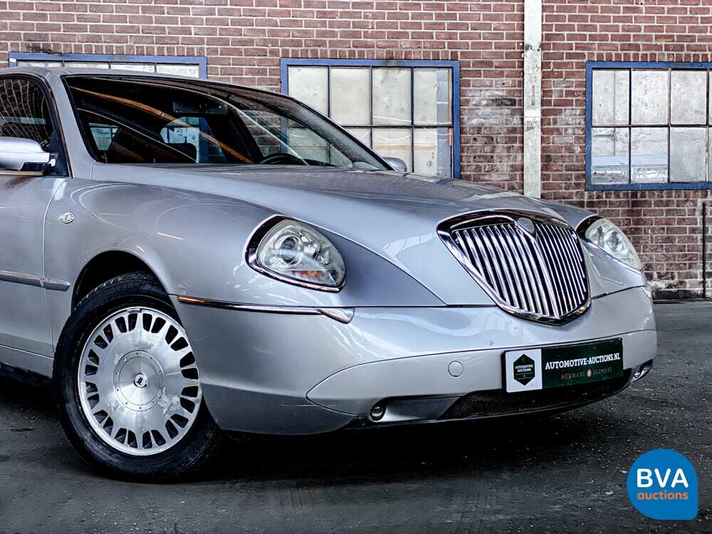 Lancia-These 3.2-24V V6 Emblema 230pk 2005 -Original NL, 22-RF-GB.