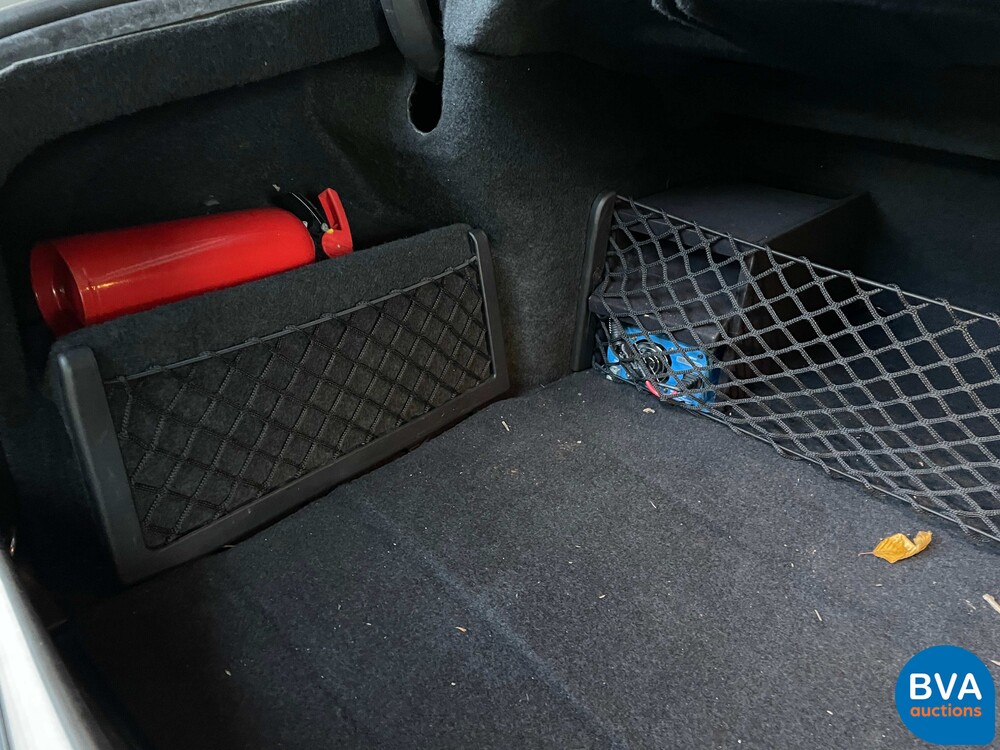 Lancia-These 3.2-24V V6 Emblema 230pk 2005 -Original NL, 22-RF-GB.