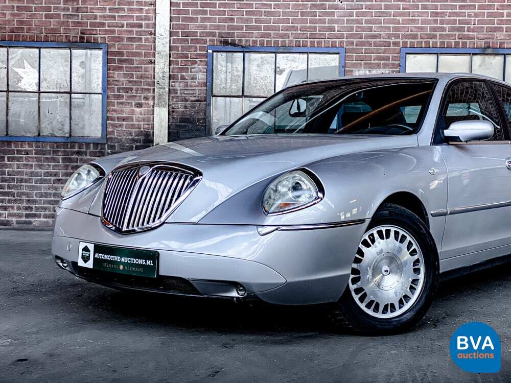 Lancia-These 3.2-24V V6 Emblema 230pk 2005 -Original NL, 22-RF-GB.