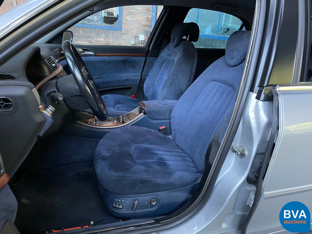 Lancia-These 3.2-24V V6 Emblema 230pk 2005 -Original NL, 22-RF-GB.