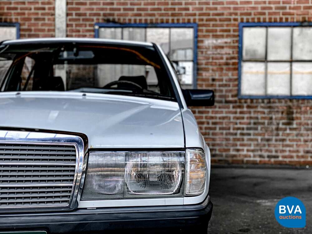 Mercedes-Benz 190E 102 PS W201 1986, 13-JHX-2.