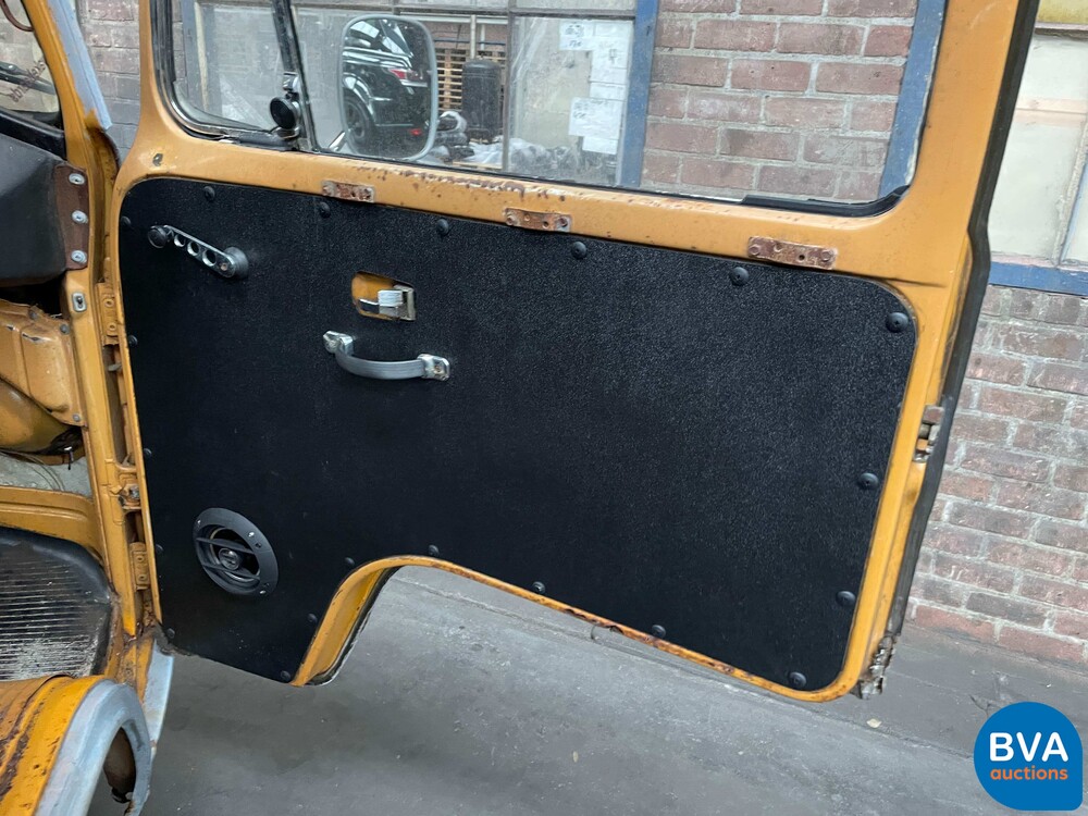 Volkswagen T2 Westfalia Wohnmobiltransporter 1972.