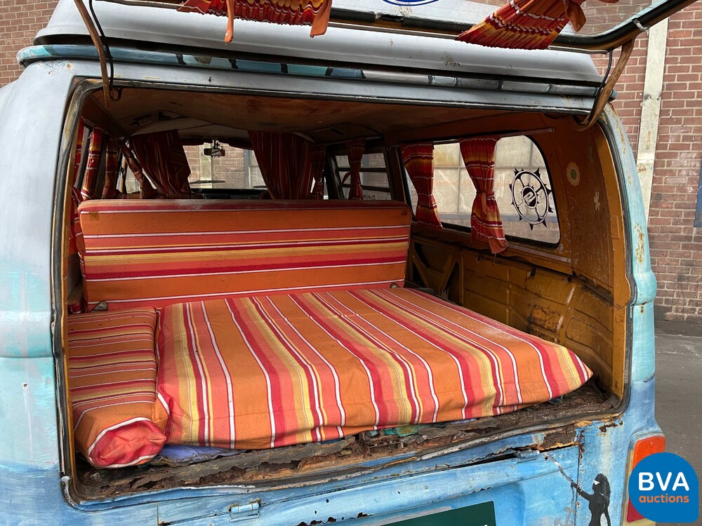 Volkswagen T2 Westfalia Wohnmobiltransporter 1972.