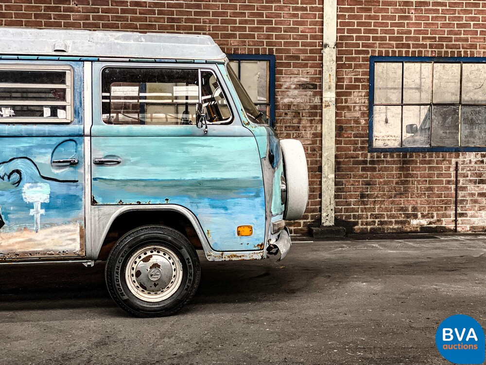 Volkswagen T2 Westfalia Wohnmobiltransporter 1972.