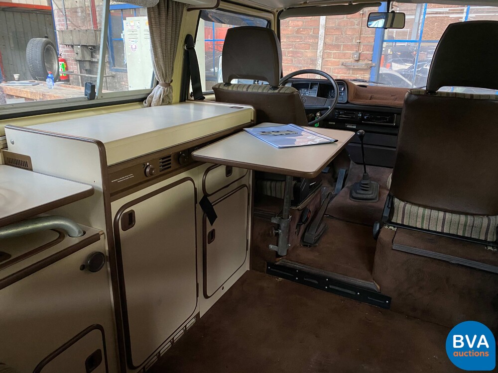 Volkswagen T3 Westfalia Camper Transporter 1982, J-680-JT.