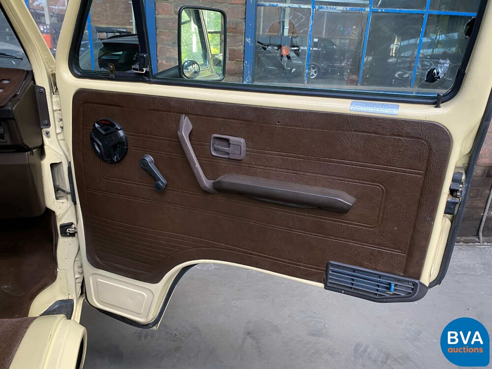 Volkswagen T3 Westfalia Camper Transporter 1982, J-680-JT.