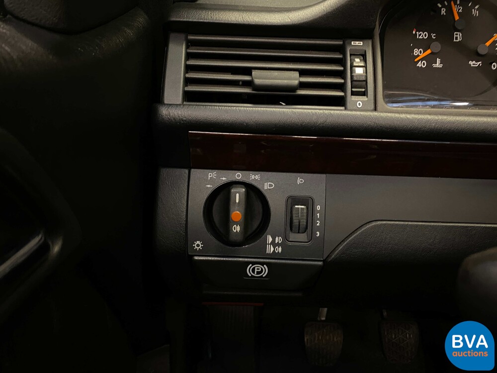 Mercedes-Benz E200 Cabrio W124 C 1995.