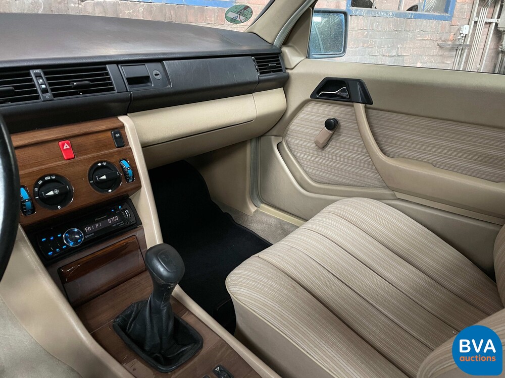 Mercedes-Benz 230E W124 132 PS 1986, 61-ZRZ-8.