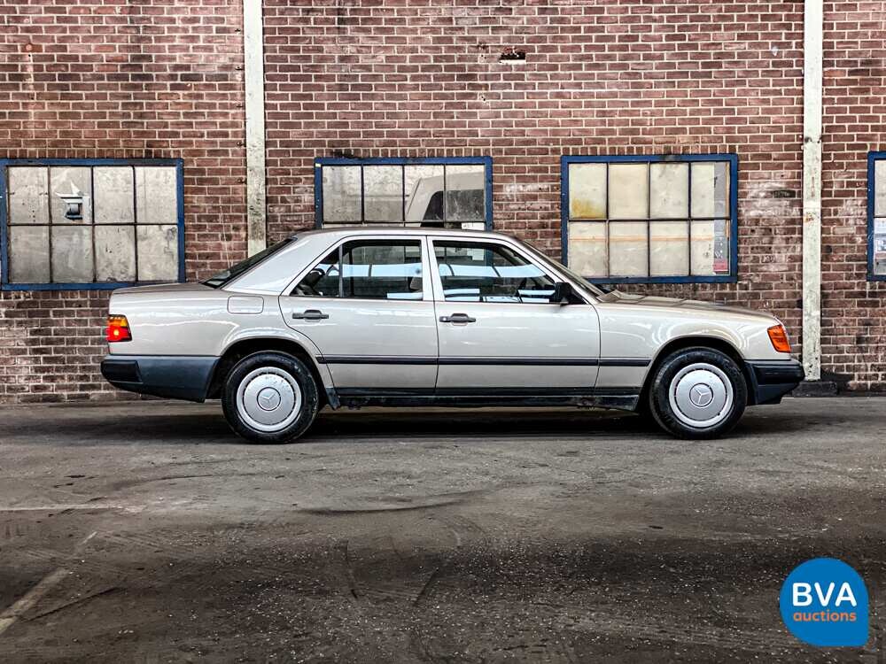 Mercedes-Benz 230E W124 132 PS 1986, 61-ZRZ-8.