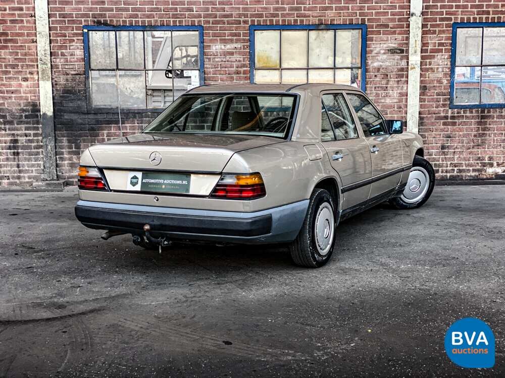 Mercedes-Benz 230E W124 132 PS 1986, 61-ZRZ-8.