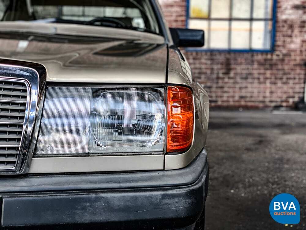 Mercedes-Benz 230E W124 132 PS 1986, 61-ZRZ-8.