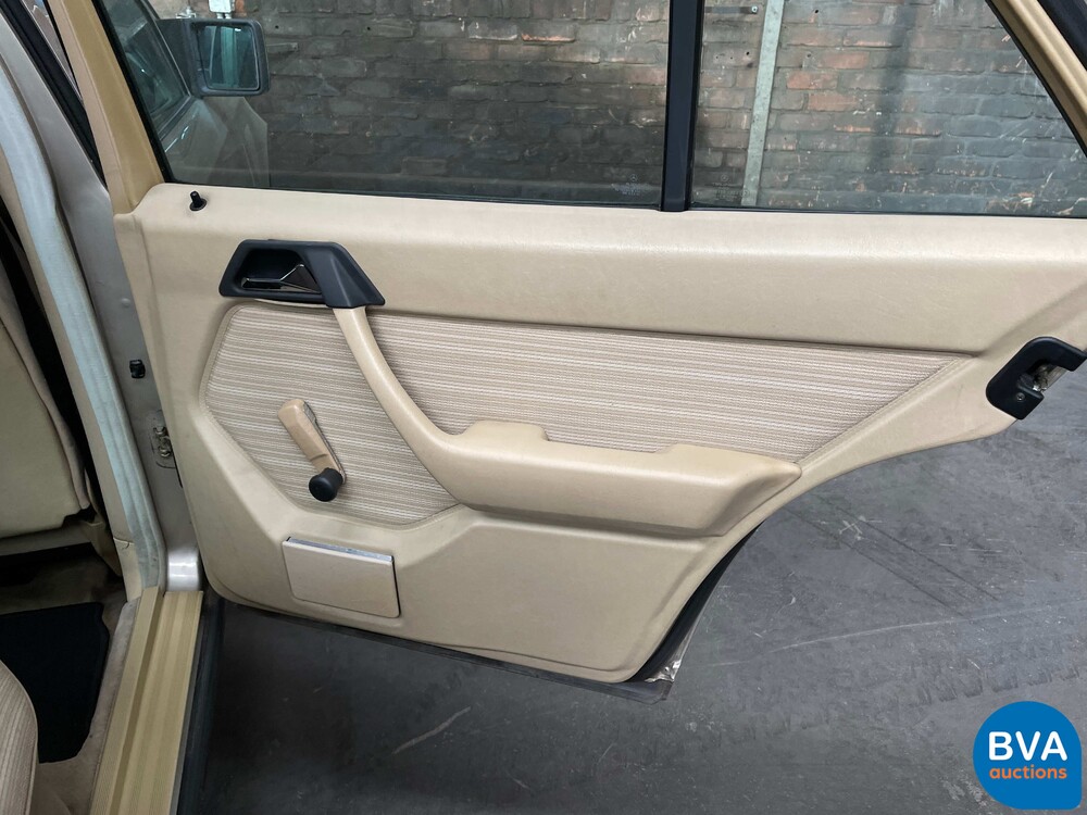 Mercedes-Benz 230E W124 132 PS 1986, 61-ZRZ-8.