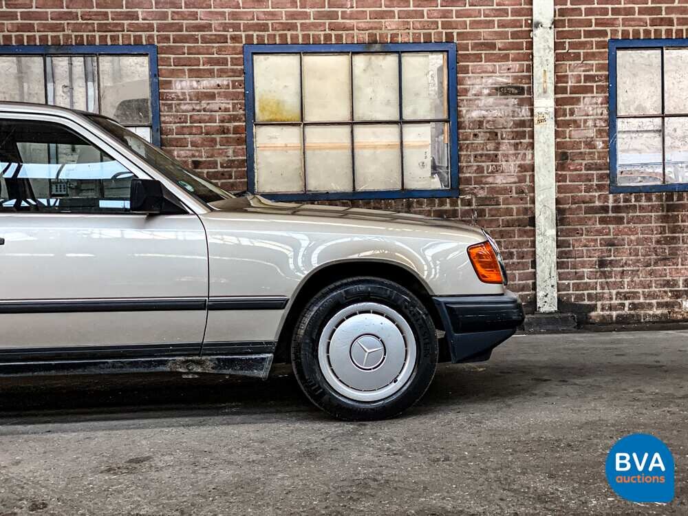 Mercedes-Benz 230E W124 132 PS 1986, 61-ZRZ-8.