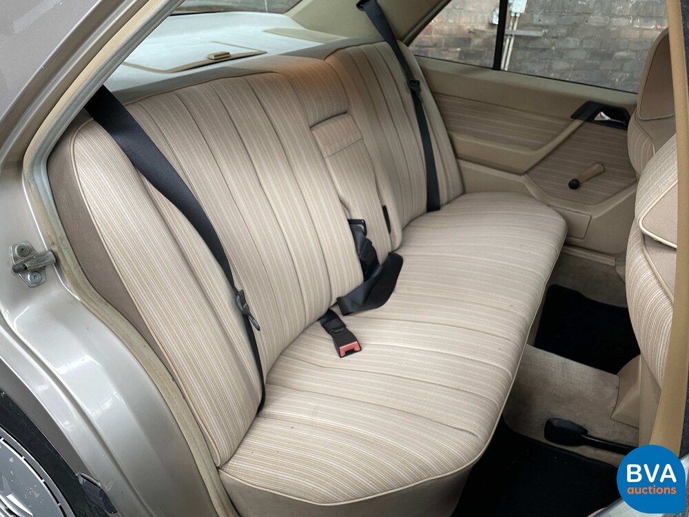 Mercedes-Benz 230E W124 132 PS 1986, 61-ZRZ-8.