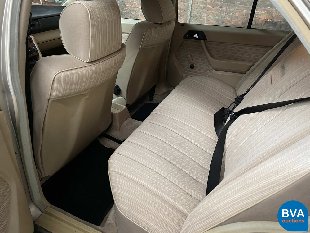 Mercedes-Benz 230E W124 132 PS 1986, 61-ZRZ-8.