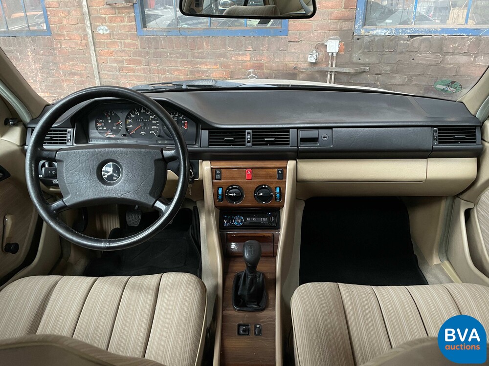 Mercedes-Benz 230E W124 132 PS 1986, 61-ZRZ-8.