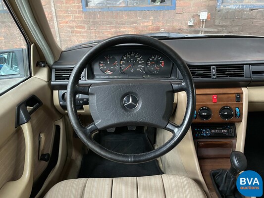 Mercedes-Benz 230E W124 132 PS 1986, 61-ZRZ-8.
