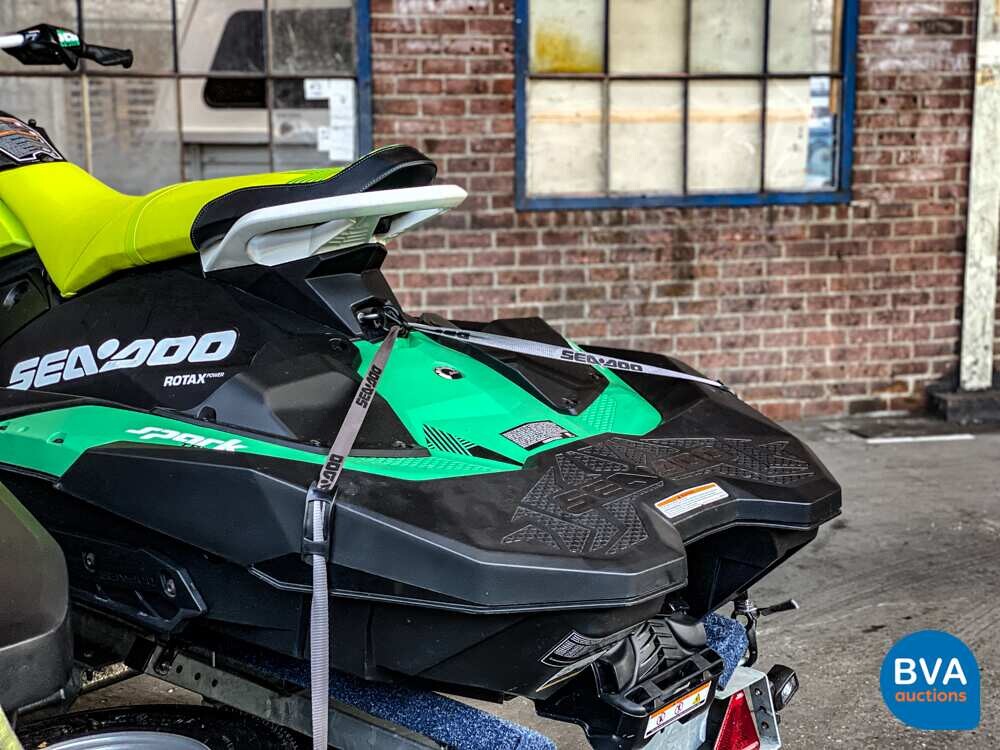 Seadoo Spark 2 up Trixx 90hp Watercraft Sea-Doo 2019 Jet Ski.