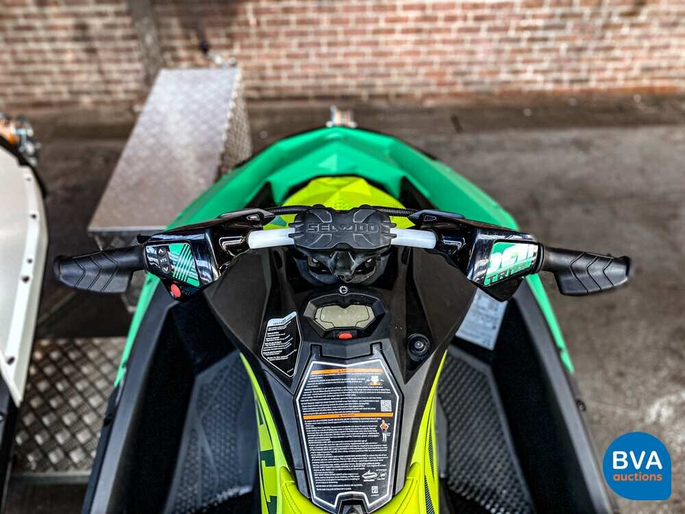 Seadoo Spark 2 up Trixx 90hp Watercraft Sea-Doo 2019 Jet Ski.