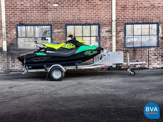 Seadoo Spark 2 up Trixx 90hp Watercraft Sea-Doo 2019 Jet Ski.