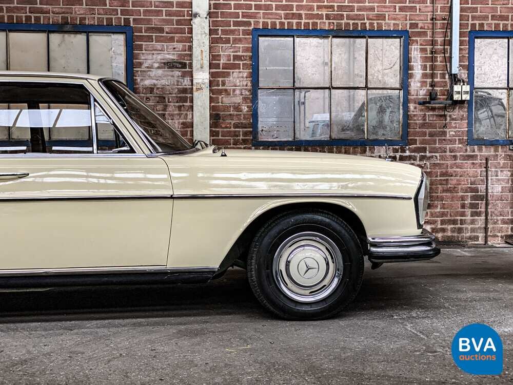Mercedes-Benz 250S W108 2.5 131 PS 1967, AH-07-14.