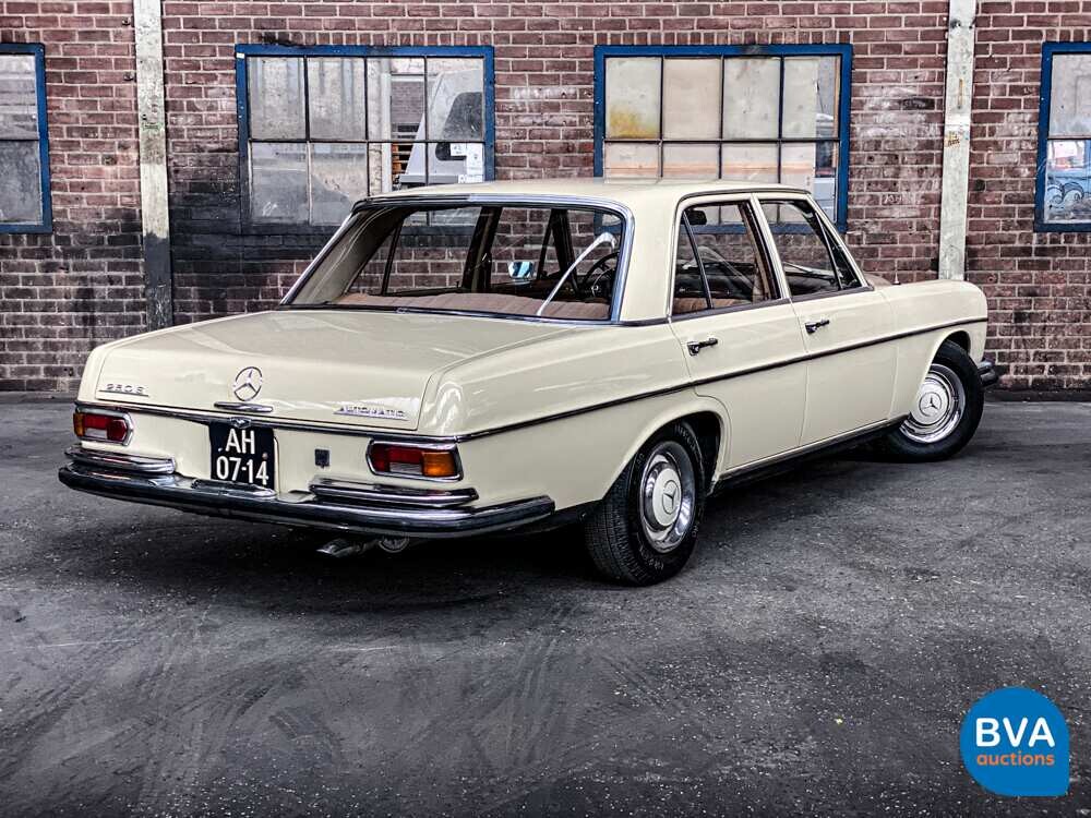 Mercedes-Benz 250S W108 2.5 131 PS 1967, AH-07-14.