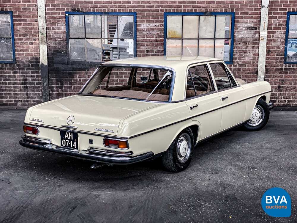 Mercedes-Benz 250S W108 2.5 131 PS 1967, AH-07-14.