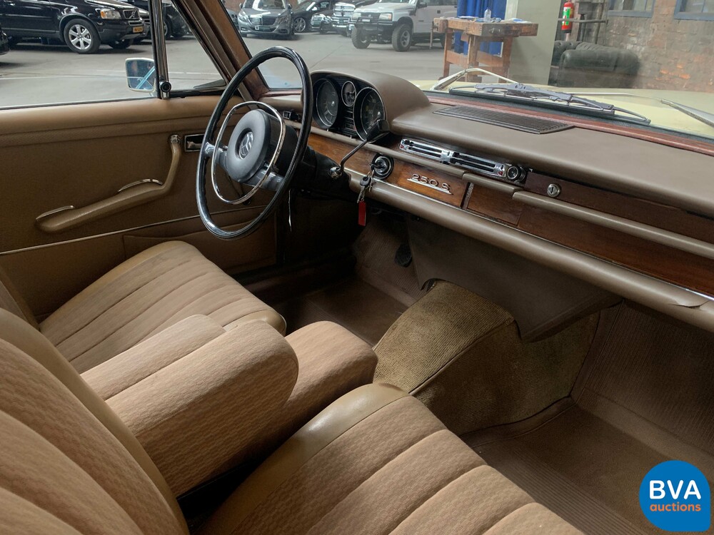 Mercedes-Benz 250S W108 2.5 131 PS 1967, AH-07-14.