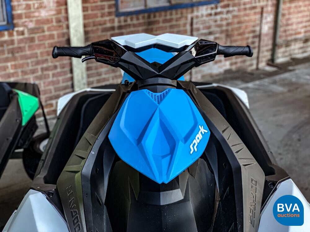 Seadoo Spark 2 bis 90 PS Wassermotorrad Sea-Doo 2019 Jetski.