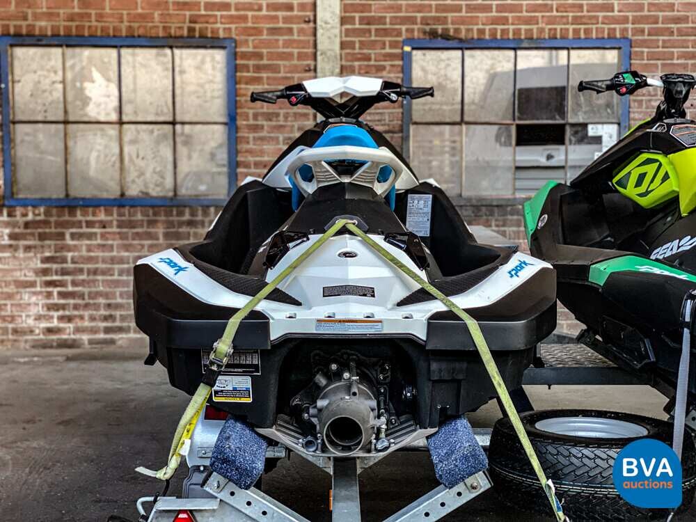 Seadoo Spark 2 bis 90 PS Wassermotorrad Sea-Doo 2019 Jetski.