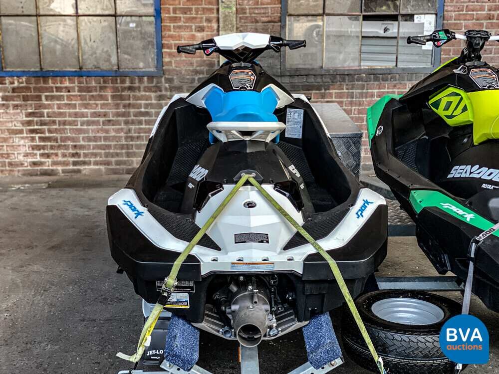 Seadoo Spark 2 bis 90 PS Wassermotorrad Sea-Doo 2019 Jetski.
