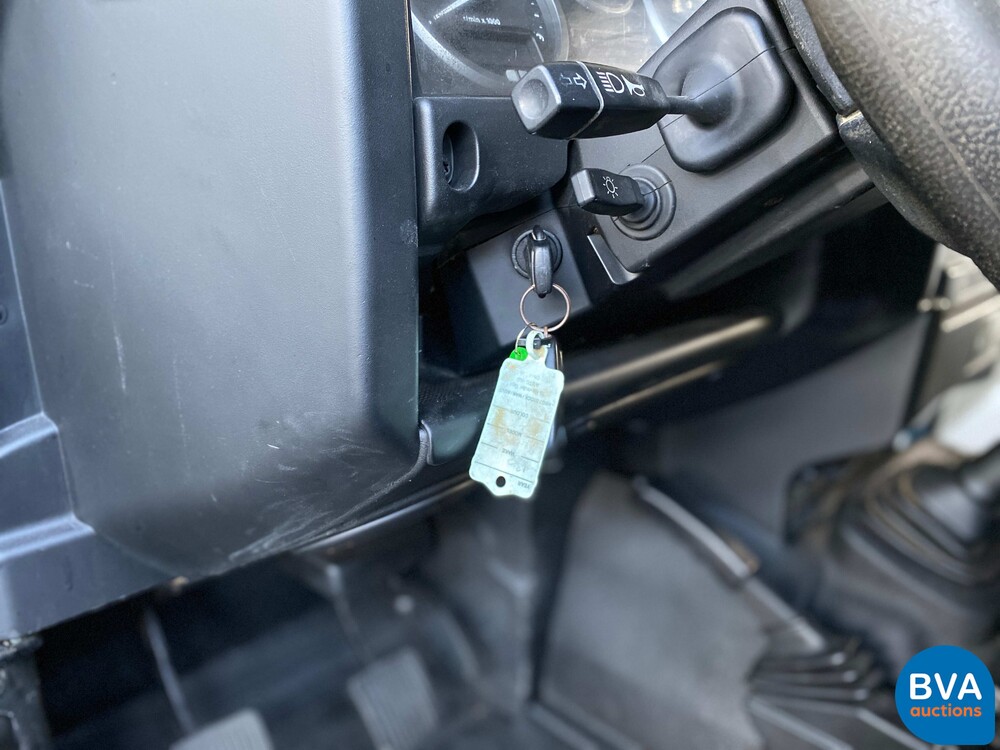 Land Rover Defender Pick-Up FX4 Graues Nummernschild 122pk 2015, VHD-72-F.