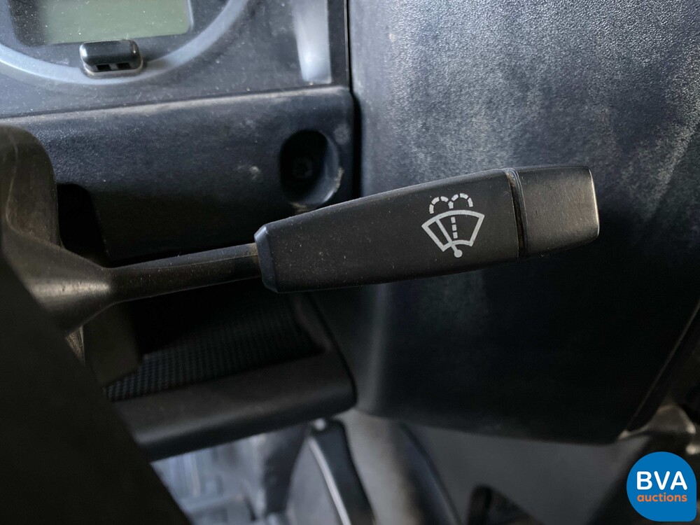 Land Rover Defender Pick-Up FX4 Graues Nummernschild 122pk 2015, VHD-72-F.