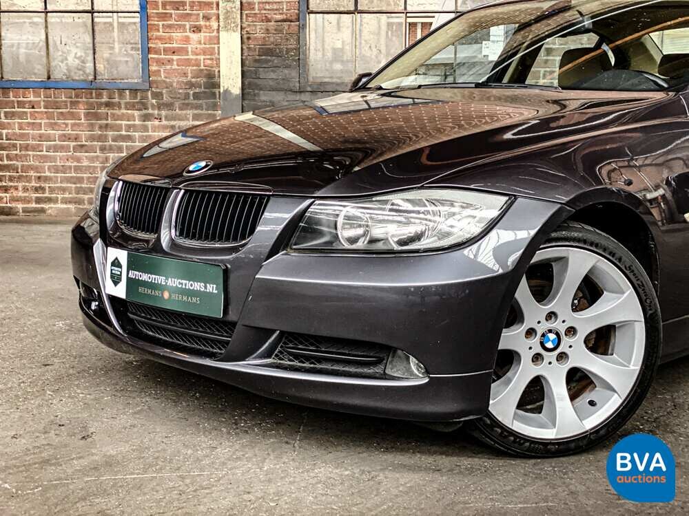 BMW 320i 3-series Dynamic Executive 150pk 2005 -Original NL-, 72-RK-ZG.