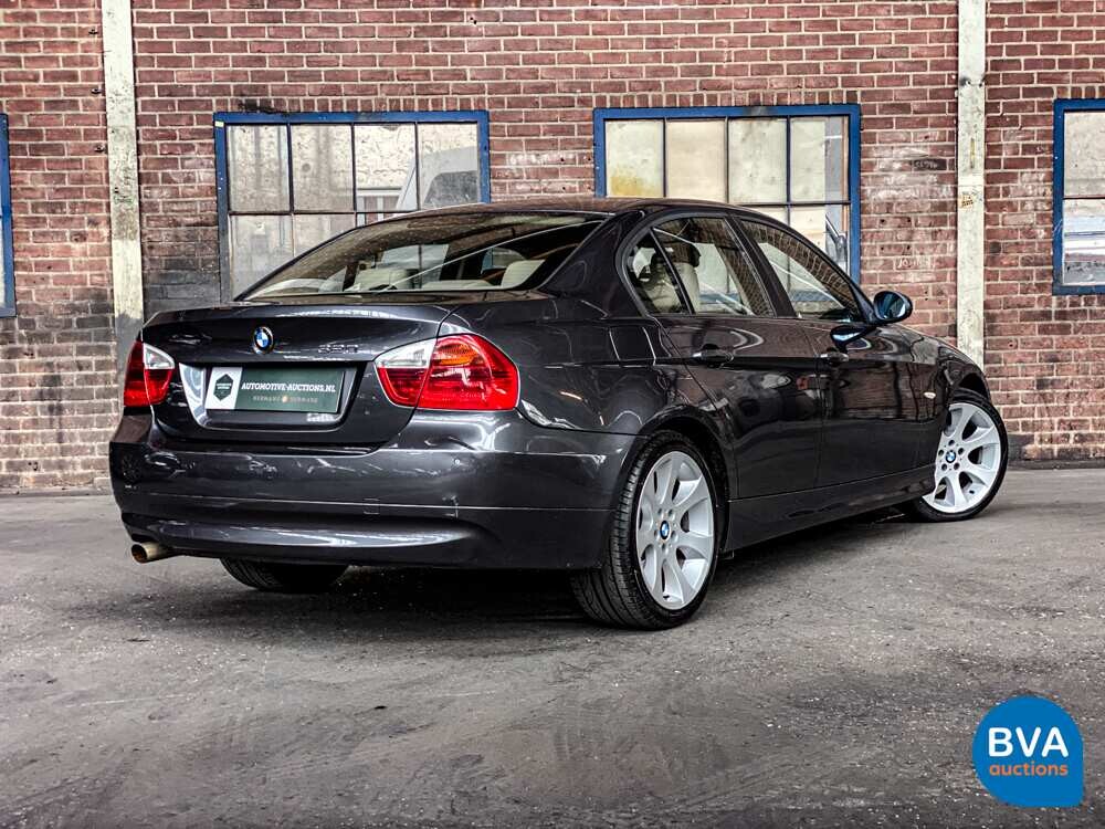 BMW 320i 3-series Dynamic Executive 150pk 2005 -Original NL-, 72-RK-ZG.