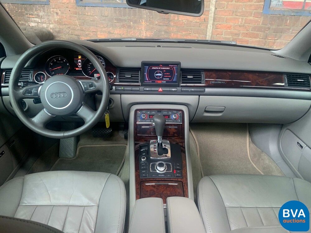 Audi A8 3.7 Quattro Exclusive 280 PS 2003, SB-104-T.