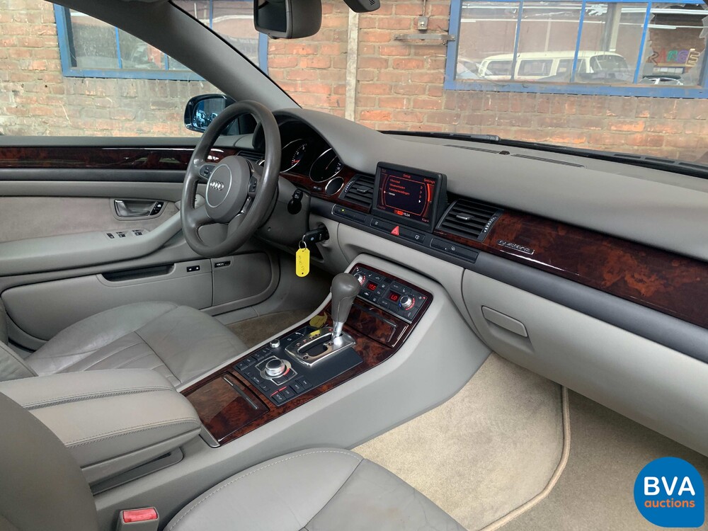 Audi A8 3.7 Quattro Exclusive 280 PS 2003, SB-104-T.