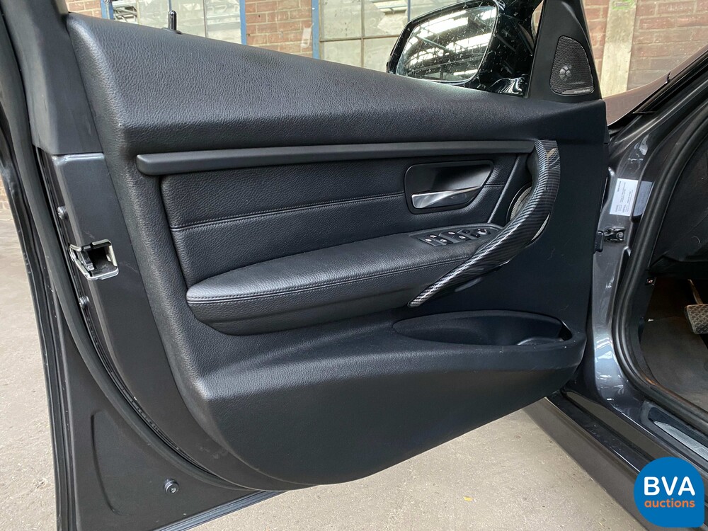 BMW 335d xDrive M-Performance Touring M-Sport 349pk 2013, TJ-180-T.