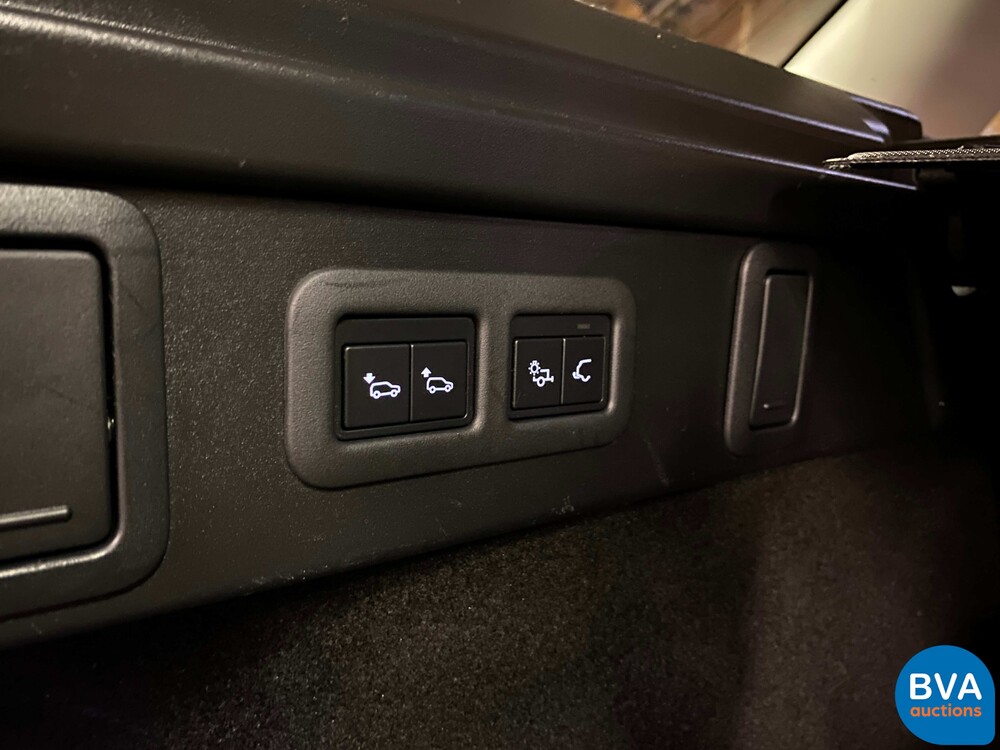 Land Rover Range Rover Velar P380 Supercharged R-Dynamic HSE V6 380 PS 2018.