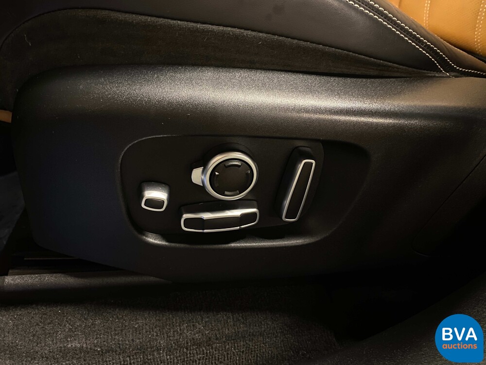 Land Rover Range Rover Velar P380 Supercharged R-Dynamic HSE V6 380 PS 2018.