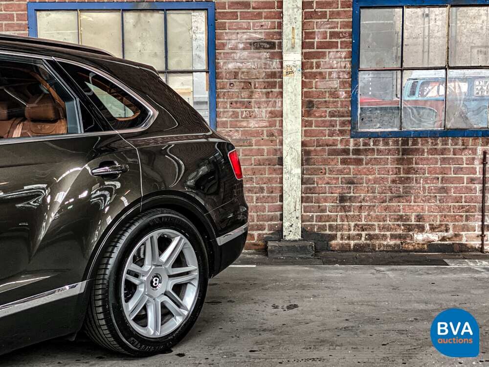 Bentley Bentayga 6.0 W12 608pk 2018 -Original NL-, RK-639-X.