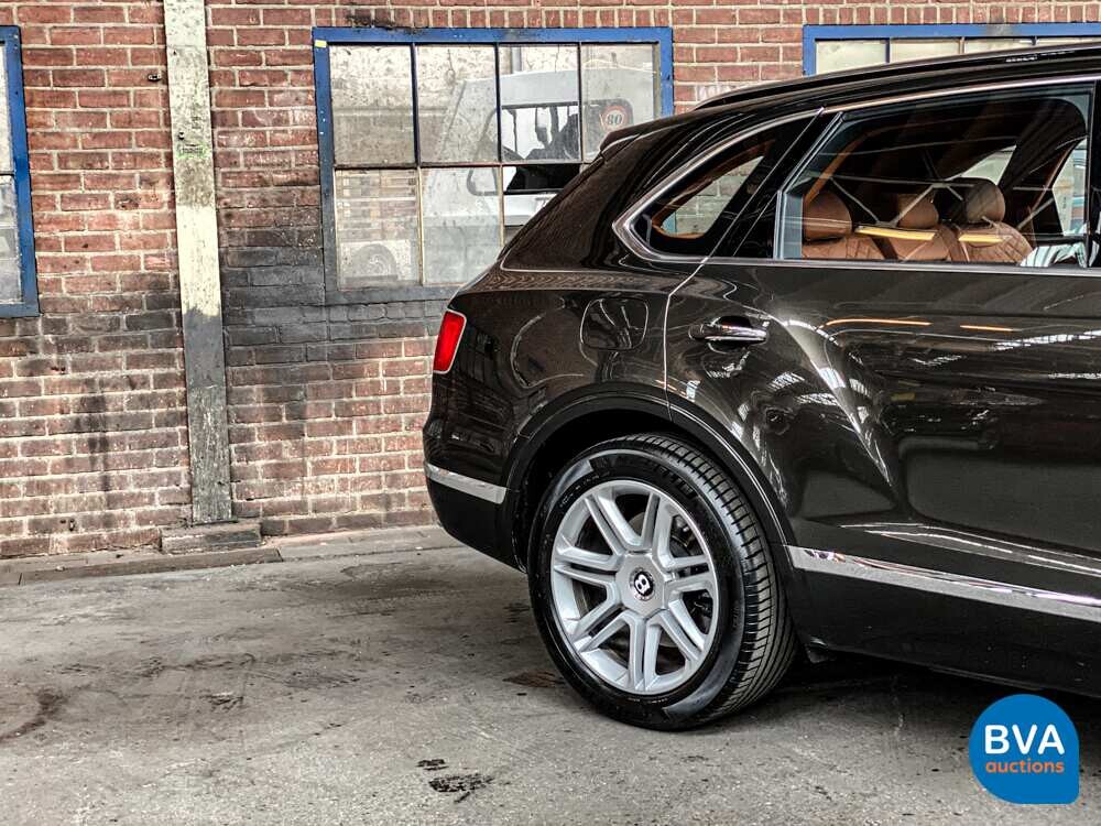 Bentley Bentayga 6.0 W12 608pk 2018 -Original NL-, RK-639-X.