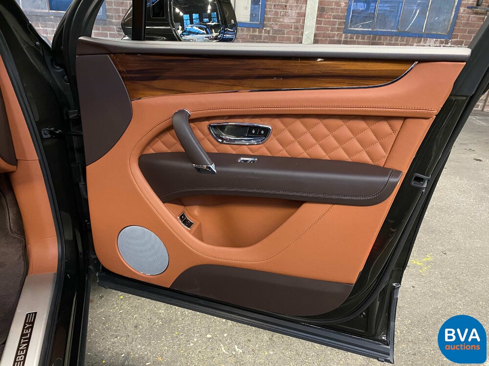 Bentley Bentayga 6.0 W12 608pk 2018 -Original NL-, RK-639-X.